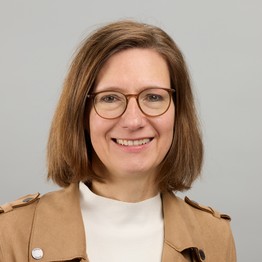 Dr. Lisa Maubach