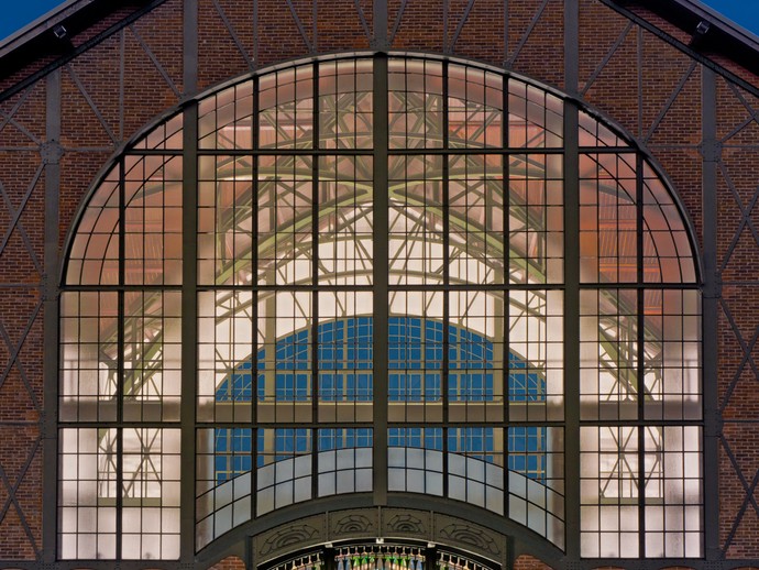 Portal der Maschinenhalle (vergrößerte Bildansicht wird geöffnet)